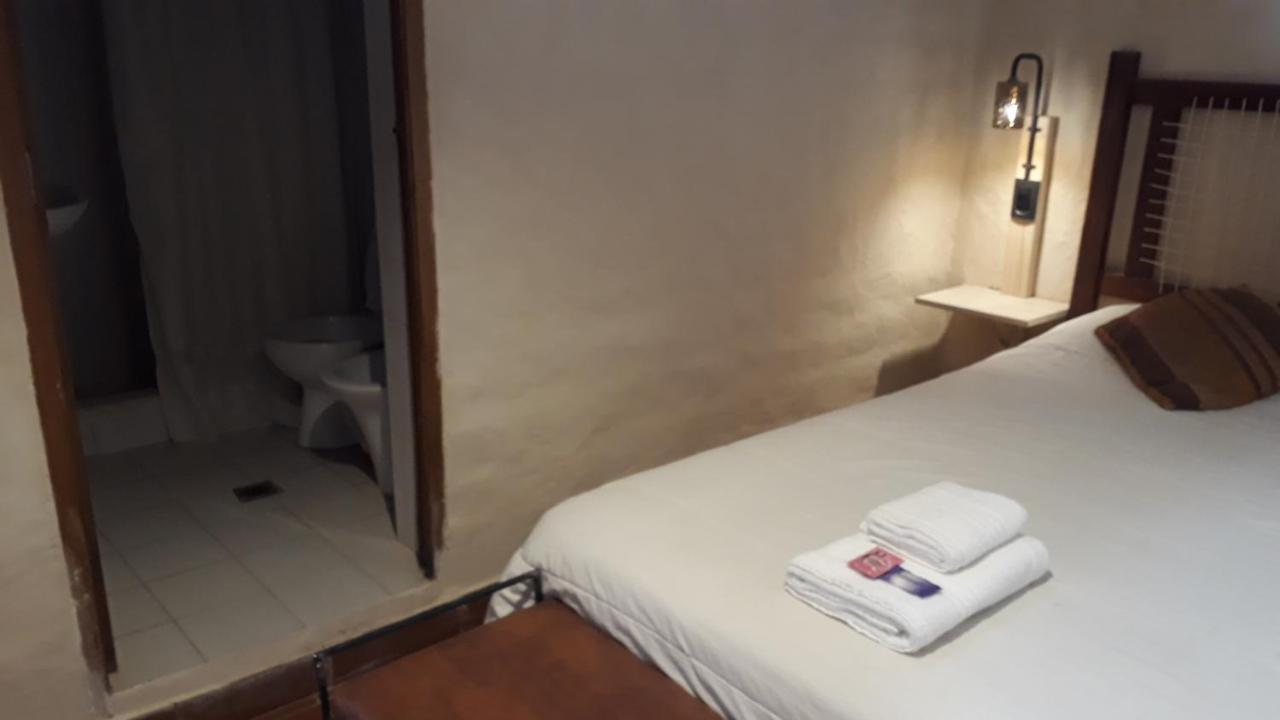Casa De La Flia. Sanchez Bed & Breakfast Humahuaca Ngoại thất bức ảnh